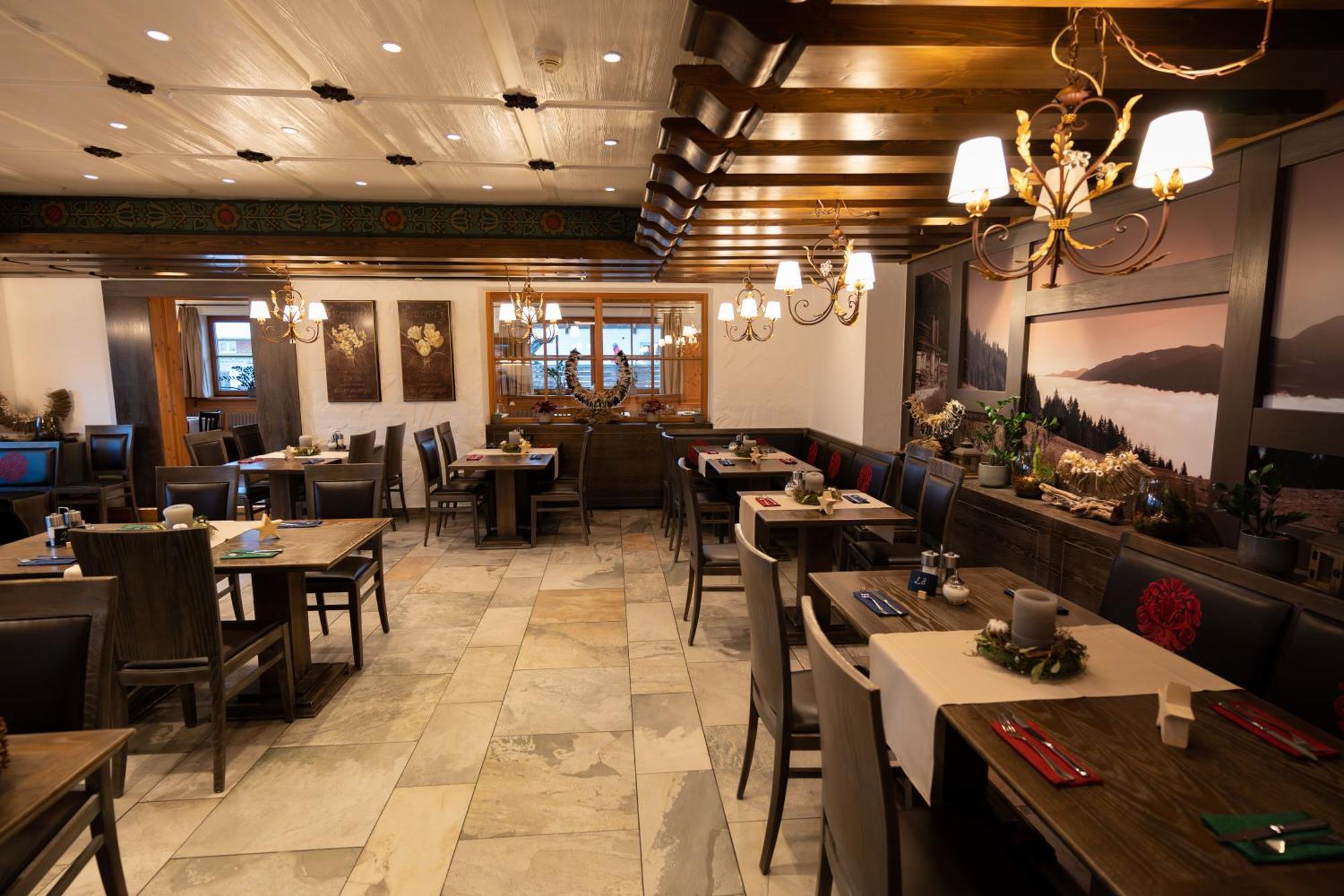 Haller'S Posthotel Riezlern Ngoại thất bức ảnh