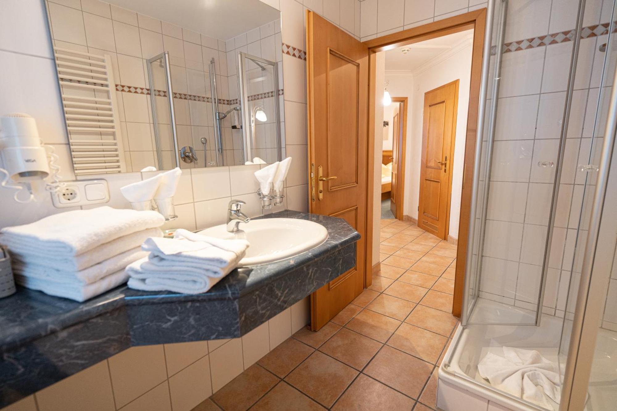 Haller'S Posthotel Riezlern Ngoại thất bức ảnh